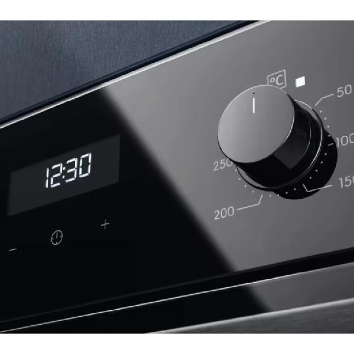 Electrolux pećnica ugradbena EOF5C50BZ